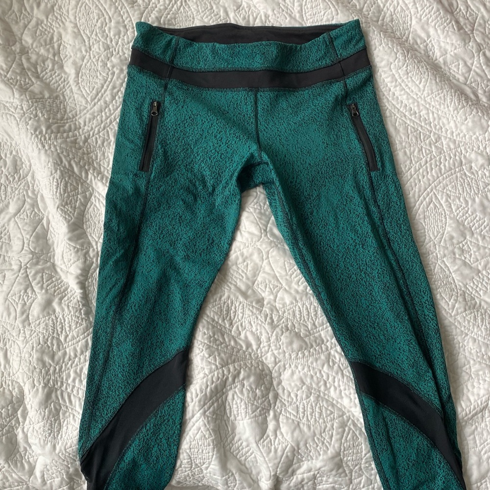 Lululemon leggings with zipper pockets